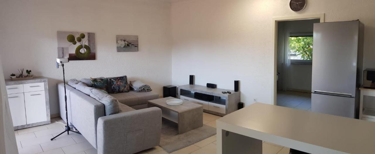Easystay#4 Home Cinema Ferienwohnung In Kliniknaehe Mit Balkon, Boxspringbett & Netflix Bad Oeynhausen Exterior photo